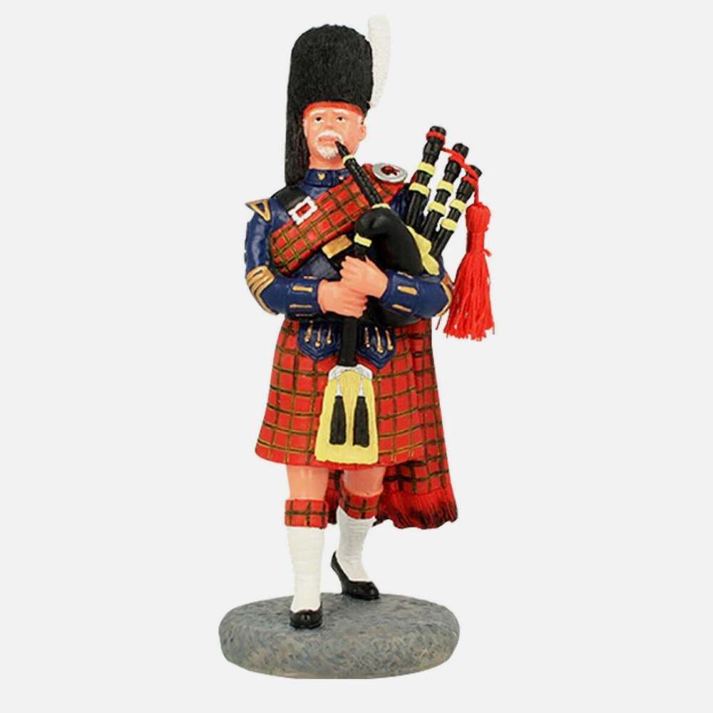 Resin Scottish Piper Figurine Traditional Regimental Attire Pic 1
